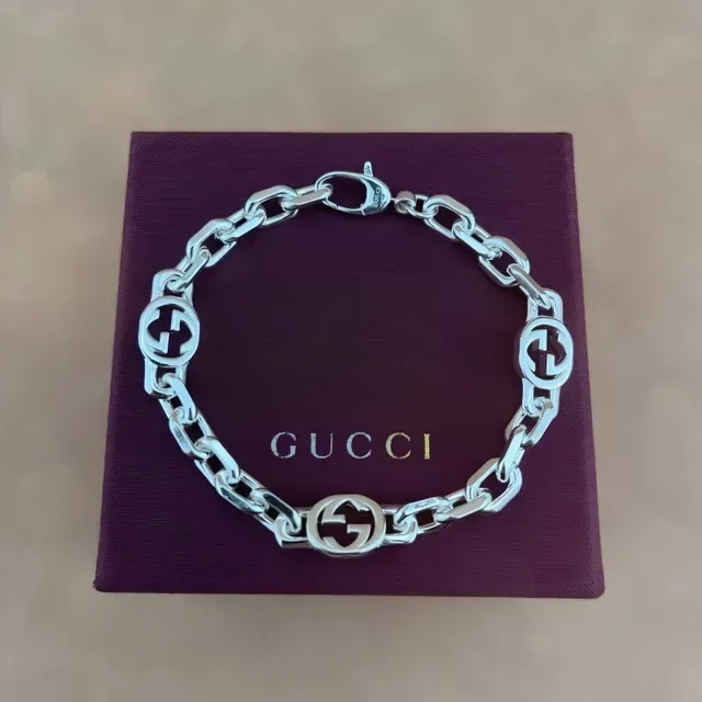 Gucci GG Chain Interlocking G Medallion Silver-Tone Necklace 7