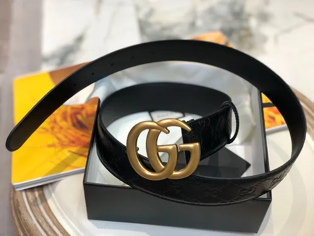 Gucci GG Marmont Ceinture en cuir noire et dorée avec boucle Double G 5