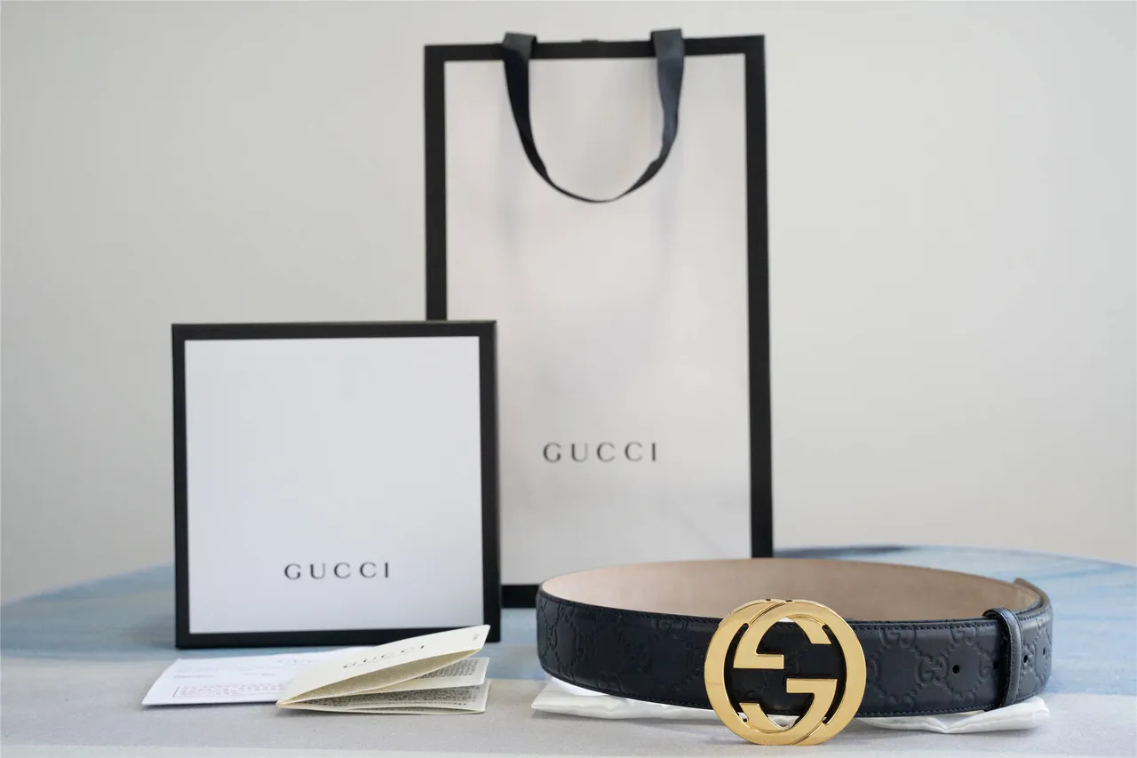 Gucci GG Marmont Noir Doré embossed monogram interlocking G boucle ceinture en cuir 6
