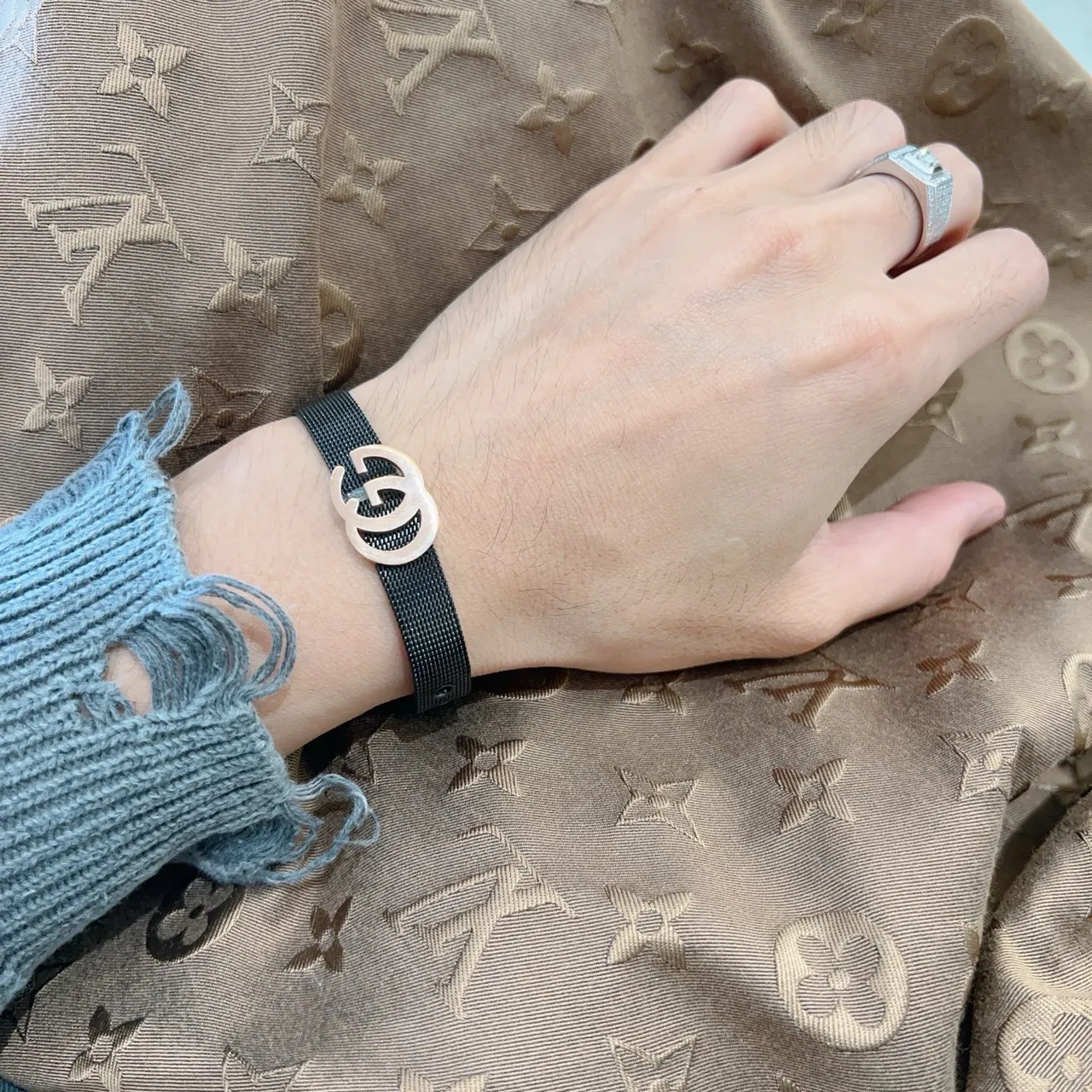 Gucci GG Marmont Black Gold Woven Band Interlocking Double-G Clasp Bracelet 9