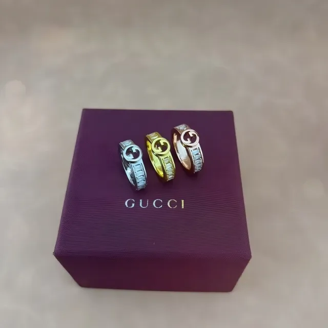 Gucci GG Marmont Gold Transparent Interlocking G Logo Baguette-Cut Stones Ring 8
