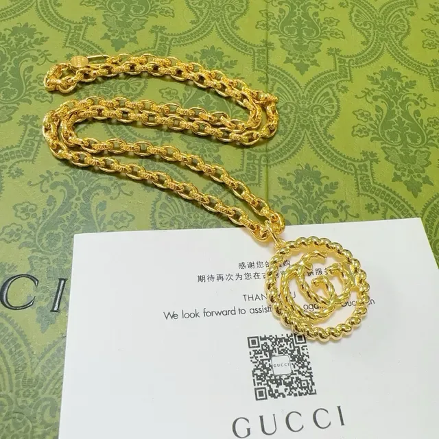 Gucci GG Marmont Gold Twisted Rope-Link Chain Interlocking Double-G Pendant Necklace 6