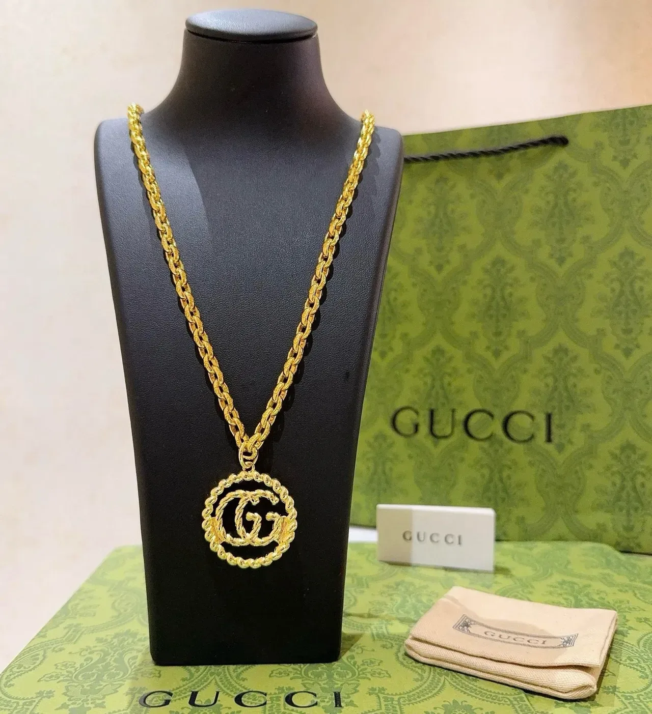 Gucci GG Marmont Gold Twisted Rope-Link Chain Interlocking Double-G Pendant Necklace 10