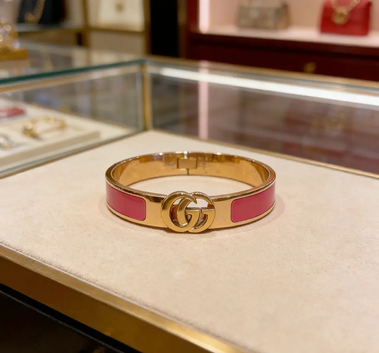 Gucci GG Marmont Pink Enamel Gold-Tone Hinged Bracelet 7