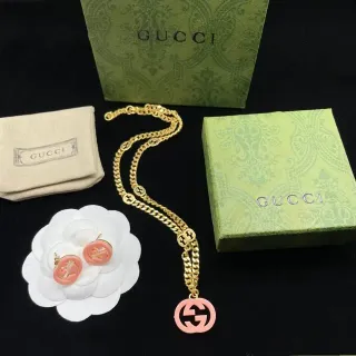 Gucci GG Marmont Pink Gold Curb Chain Enamel Interlocking G Pendant Necklace
