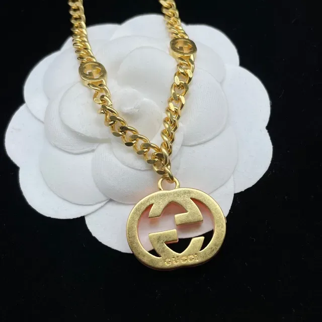 Colar Gucci GG Marmont Corrente Curb Ouro Rosa Esmaltado Pendente G Interlocking 2