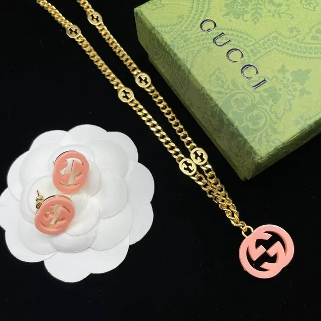 Colar Gucci GG Marmont Corrente Curb Ouro Rosa Esmaltado Pendente G Interlocking 5