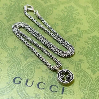 Gucci GG Marmont Chaîne Byzantine-Link Argent Noir Pendentif Interlocking Double-G Collier