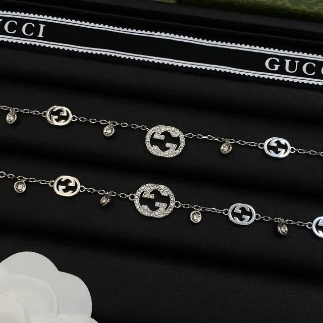 Gucci GG Marmont Prata Branco Interlocking G Motif Pavé Cristal Accents Colar 5
