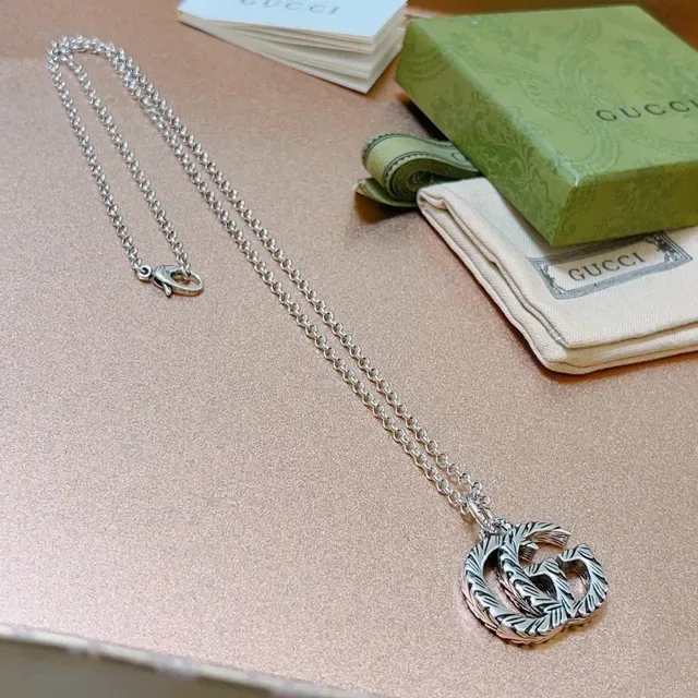 Gucci GG Marmont Textured Interlocking G Pendant Necklace 4