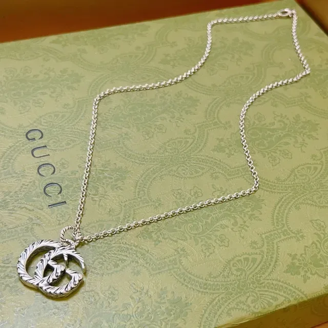 Gucci GG Marmont Textured Interlocking G Pendant Necklace 7