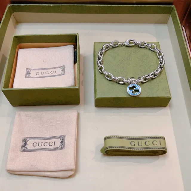 Bracelet Gucci GG Marmont Chaîne Twisted Rope-Link avec Charm GG Émaillé 2
