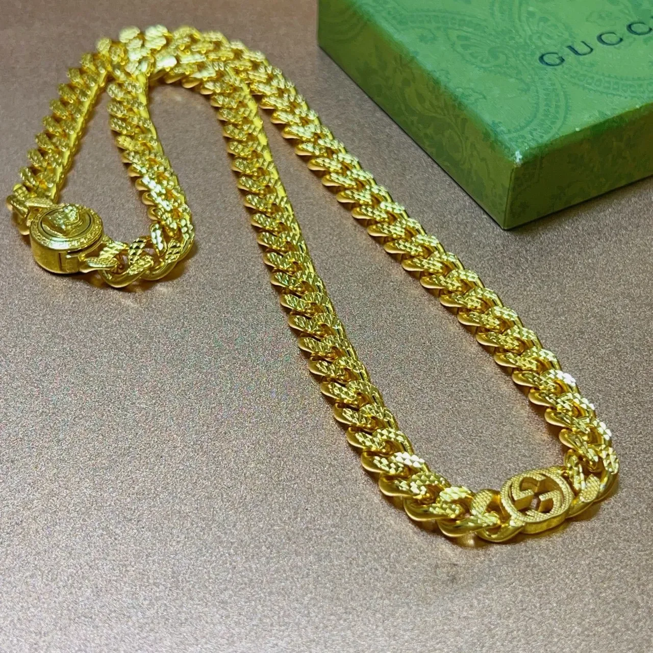 Gucci Chaîne Curb-Link Faceted Polished Links Or Collier 3