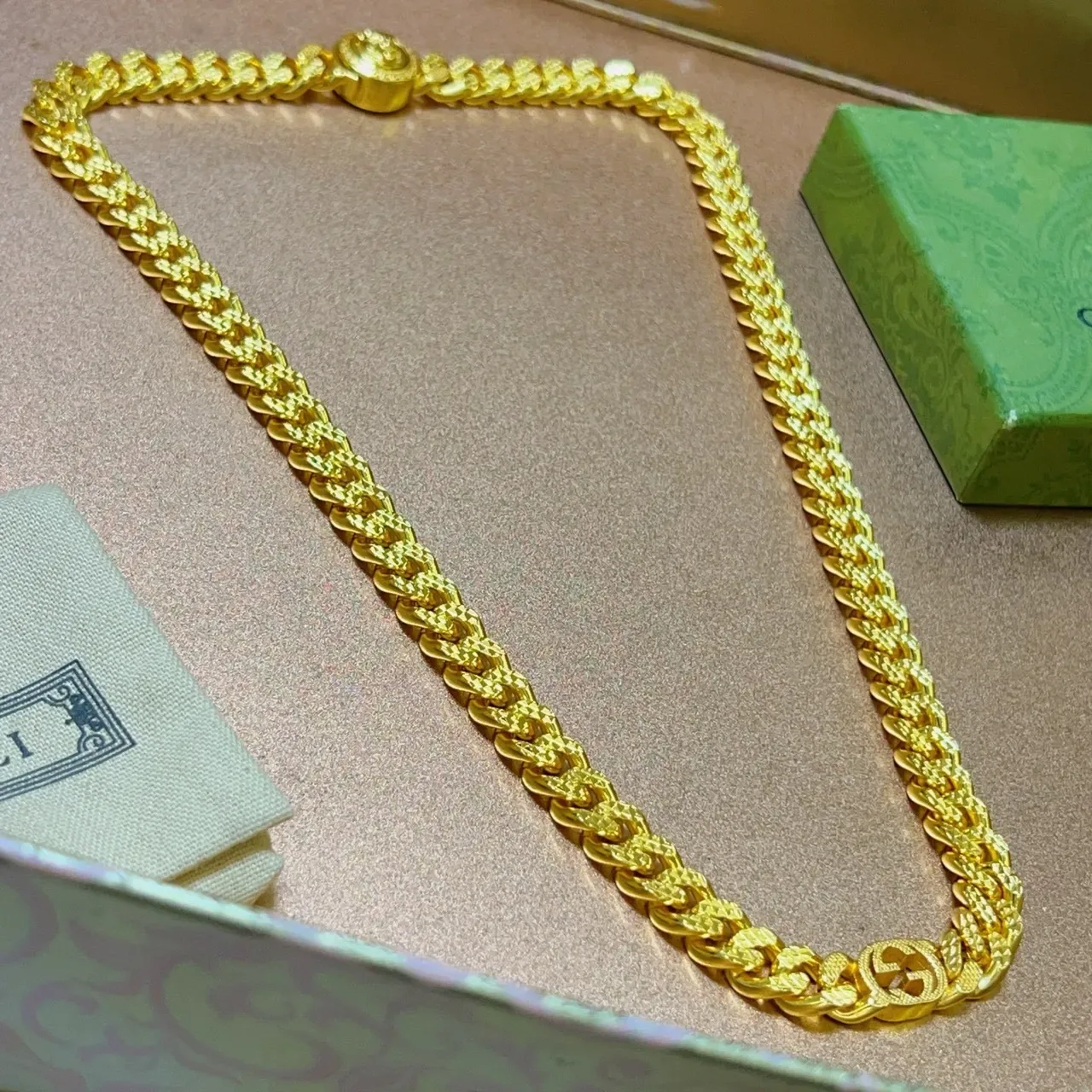 Gucci Chaîne Curb-Link Faceted Polished Links Or Collier 4