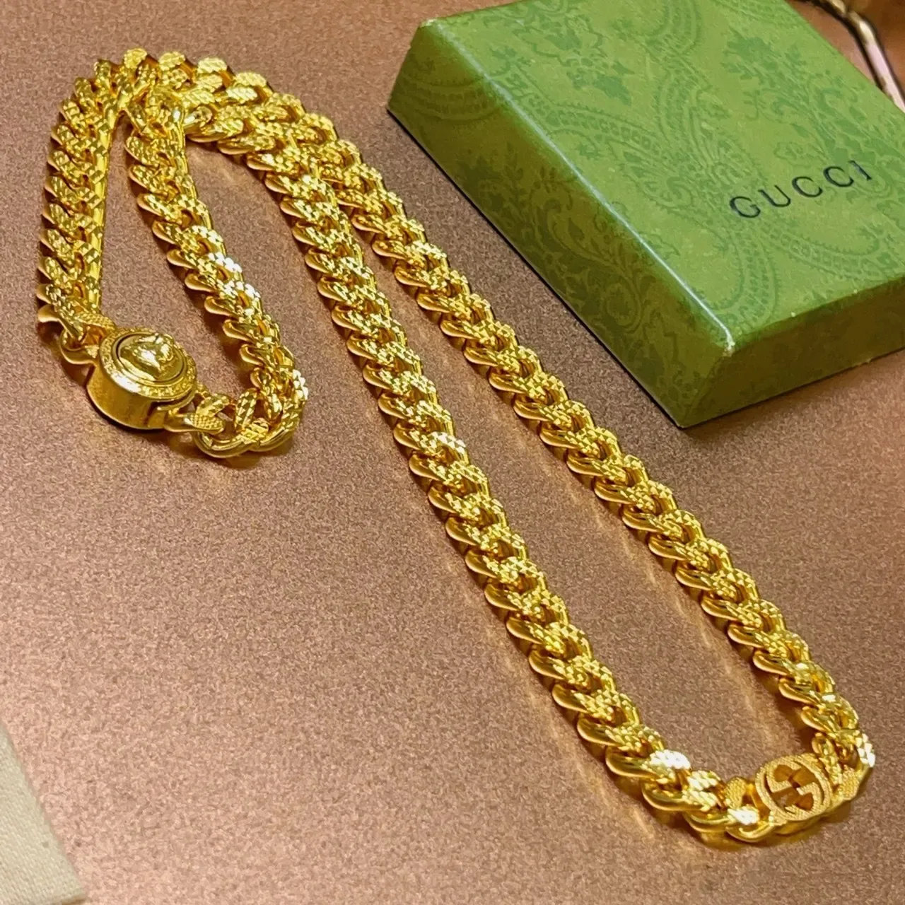 Gucci Chaîne Curb-Link Faceted Polished Links Or Collier 7