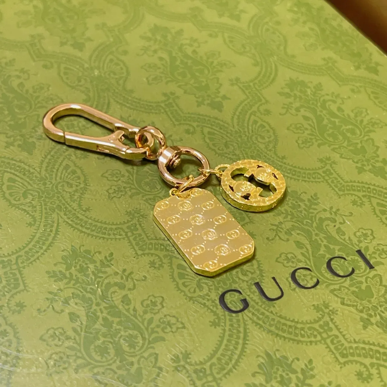 Gucci Gold Green Metal Double G Logo Charm Jewelry 4
