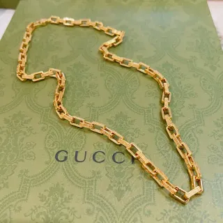 Gucci قلادة سلاسل ذهبية بروابط مستطيلة