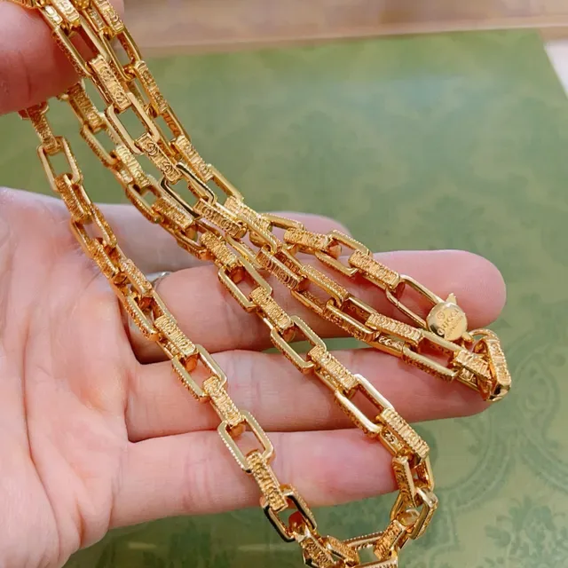 Gucci Gold Rectangular Link Chain Necklace 2