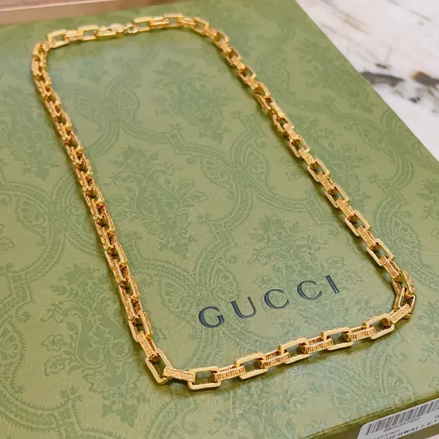 Gucci Gold Rectangular Link Chain Necklace 9
