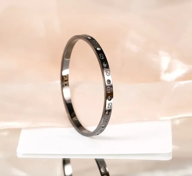 Bracelet Gucci Or et Argent Interlocking GG Logo Pave Crystal Accents 9