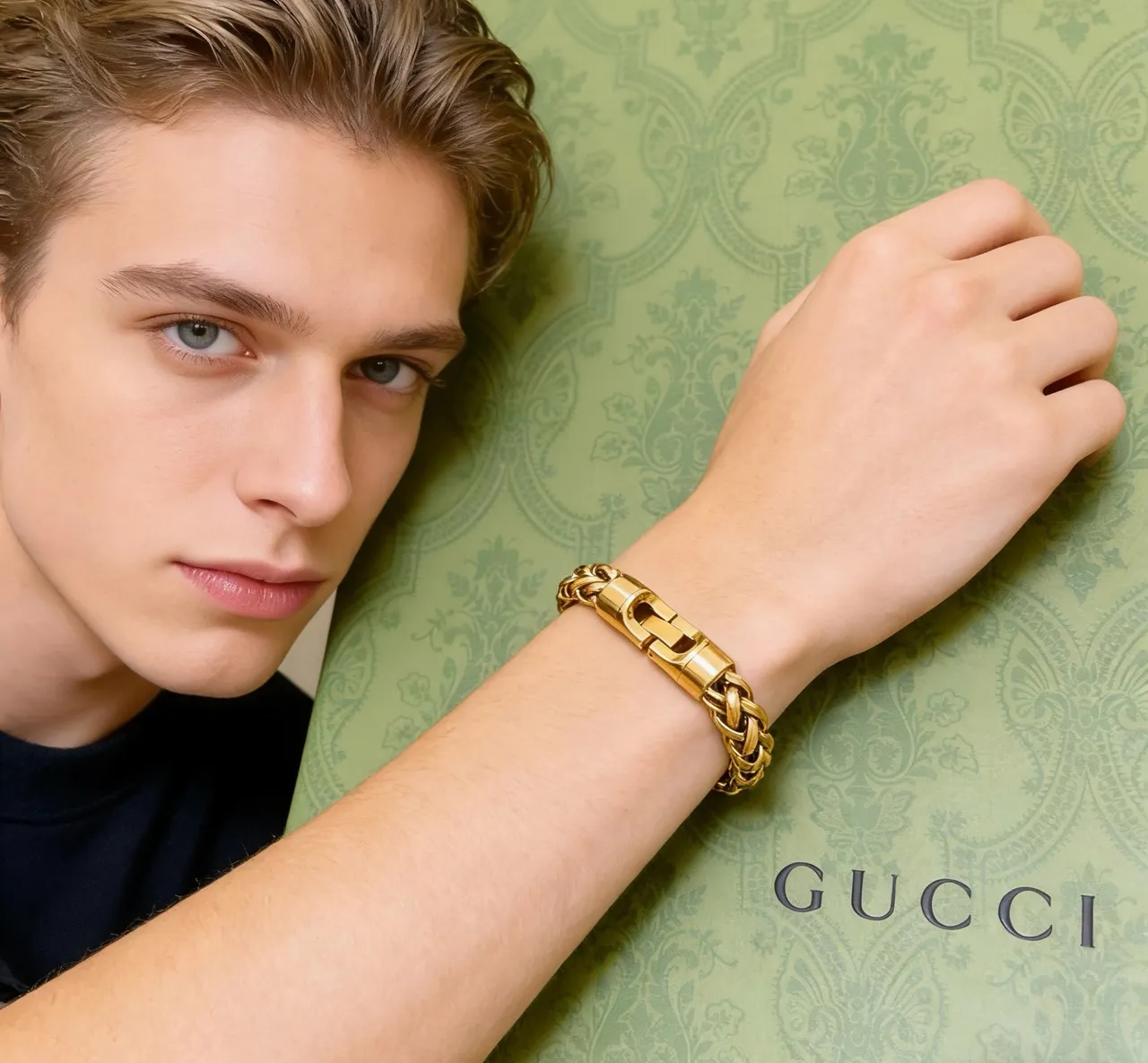 Gucci Gold-Tone Curb-Link Magnetic Clasp Bracelet 5