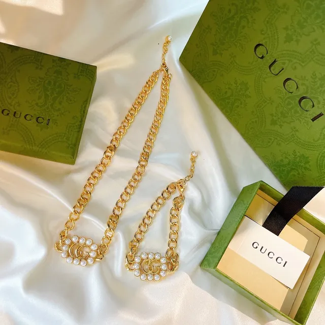 Gucci Gold White Curb Pearl-Embellished Double G Logos Chain Bag 8