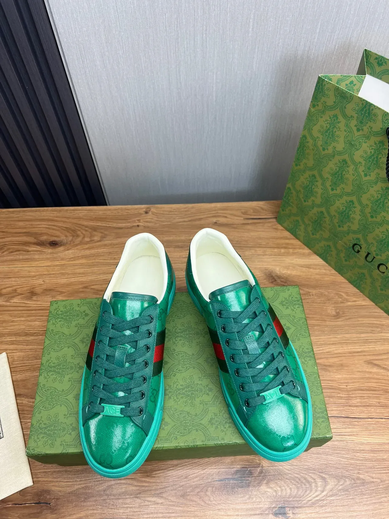 Gucci Vert Bleu Haut Brillant GG Monogram Print Sneakers Lifestyle 2