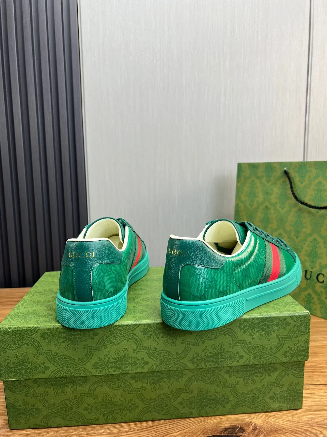 Gucci Vert Bleu Haut Brillant GG Monogram Print Sneakers Lifestyle 5