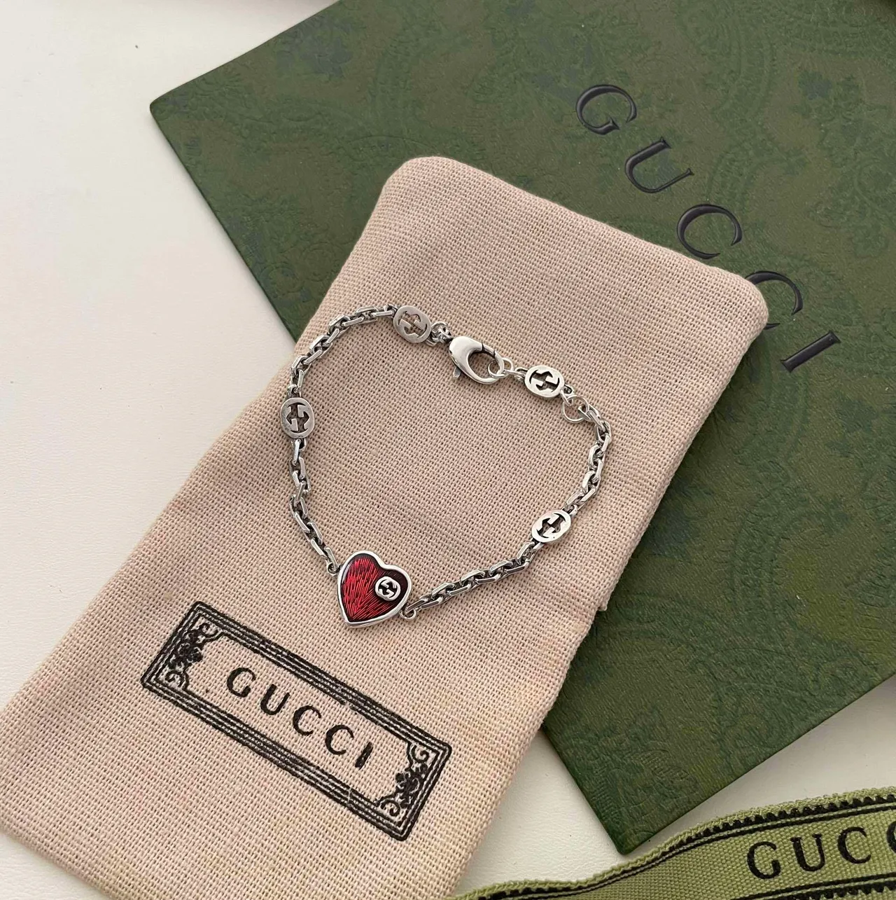 Gucci Heart Collection Red Enamel and Interlocking G Chain Bracelet 2