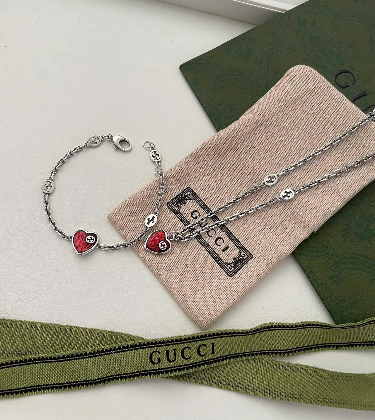 Gucci Heart Collection Red Enamel and Interlocking G Chain Bracelet 9