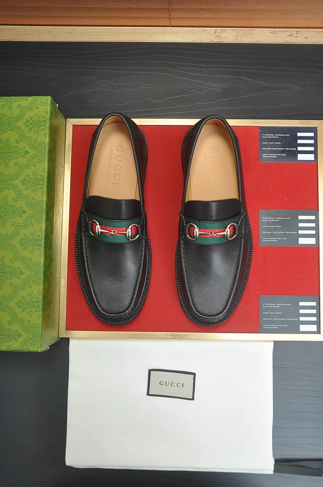 Gucci Horsebit 1955 Mocassim de couro preto e verde com fivela 5