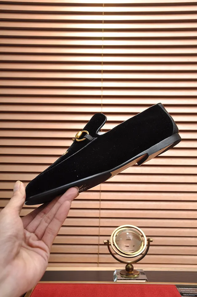 Gucci Horsebit 1955 Black Velvet Embroidered Bee Loafers 6