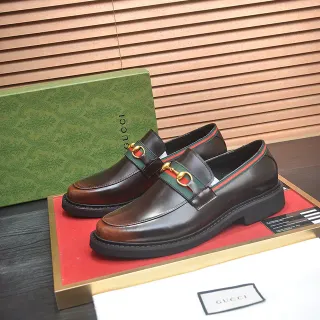 Gucci Horsebit 1955 棕色皮革织带条纹乐福鞋