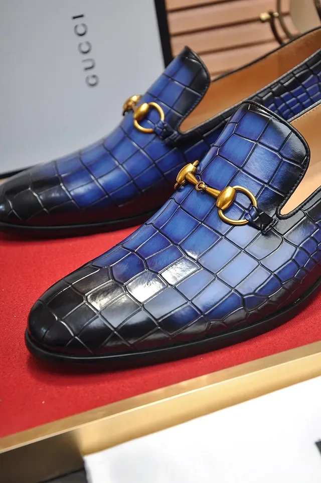Gucci Horsebit 1955 Two-Tone Blue and Black Croc-Embossed Loafers 2