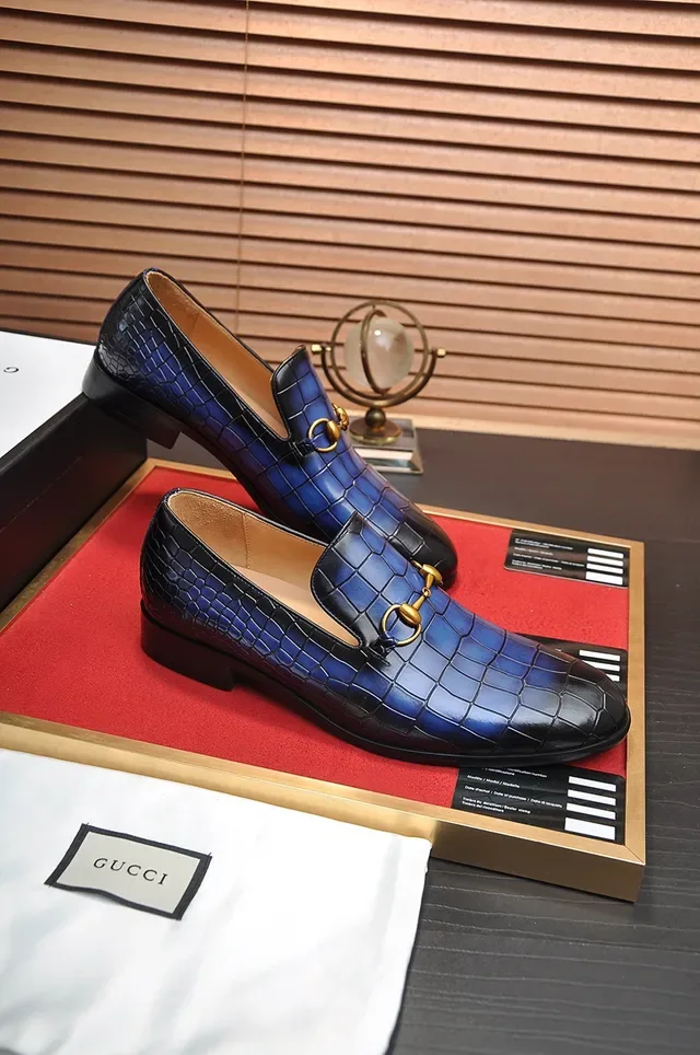 Gucci Horsebit 1955 Two-Tone Blue and Black Croc-Embossed Loafers 4