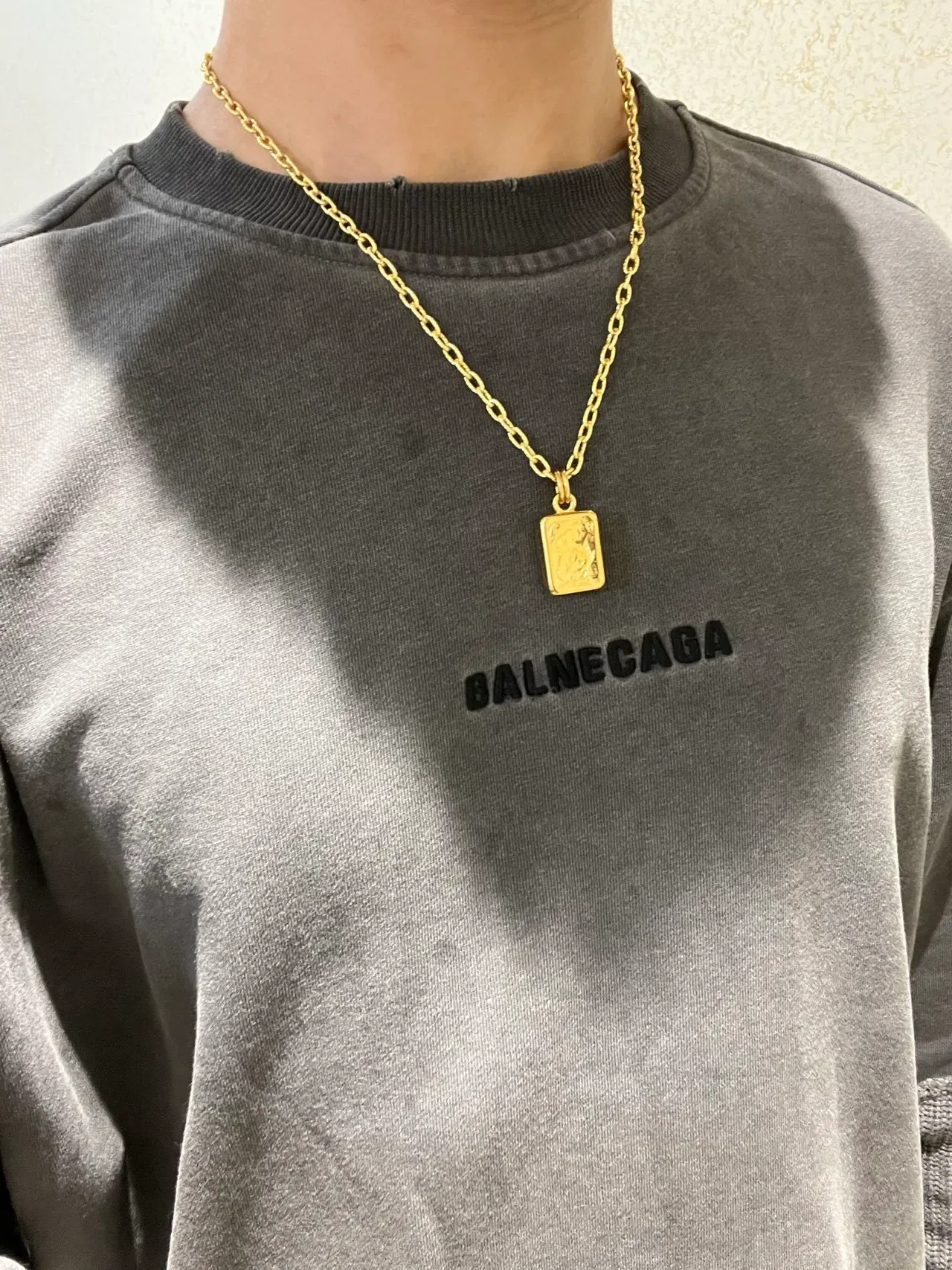 Gucci Icon Gold Chain Rectangular Bar Pendant Necklace 2