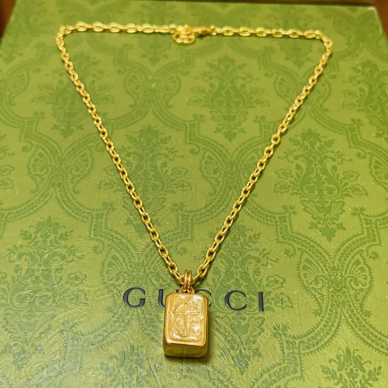 Gucci Icon Gold Chain Rectangular Bar Pendant Necklace 4