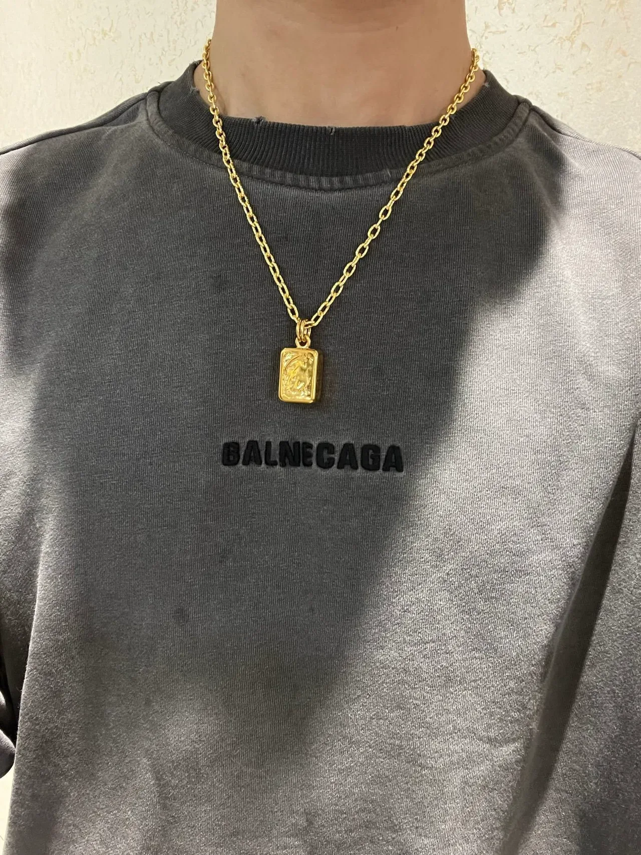 Gucci Icon Gold Chain Rectangular Bar Pendant Necklace 5