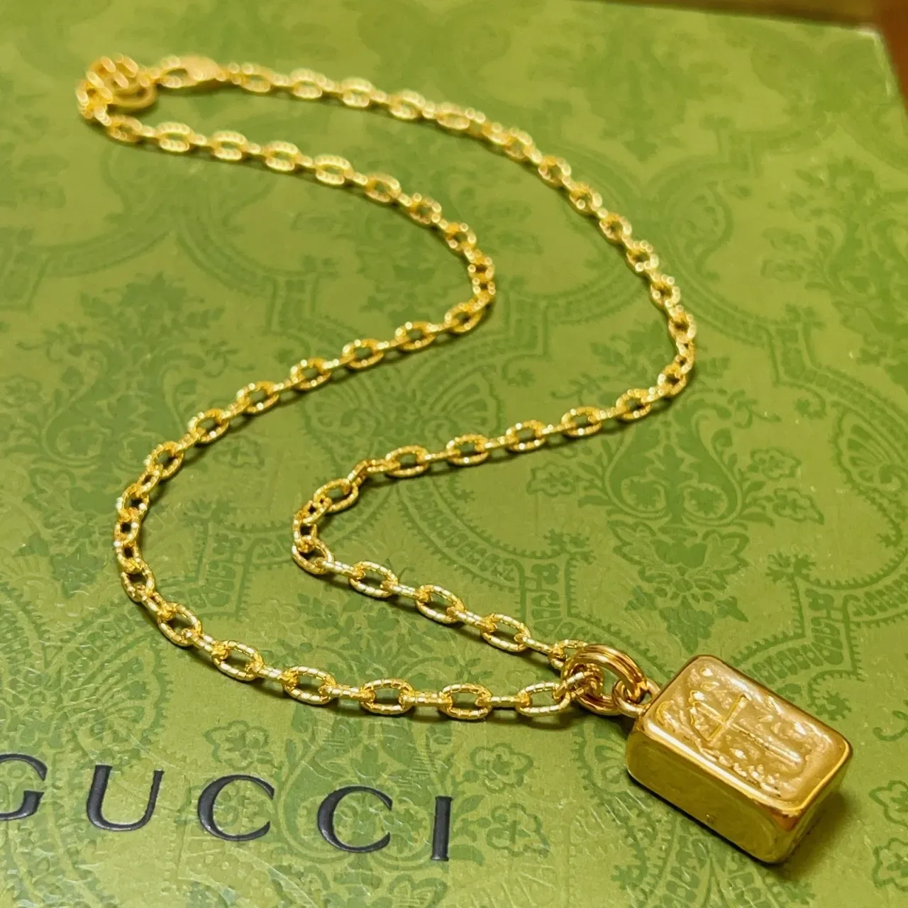 Gucci Icon Gold Chain Rectangular Bar Pendant Necklace 7