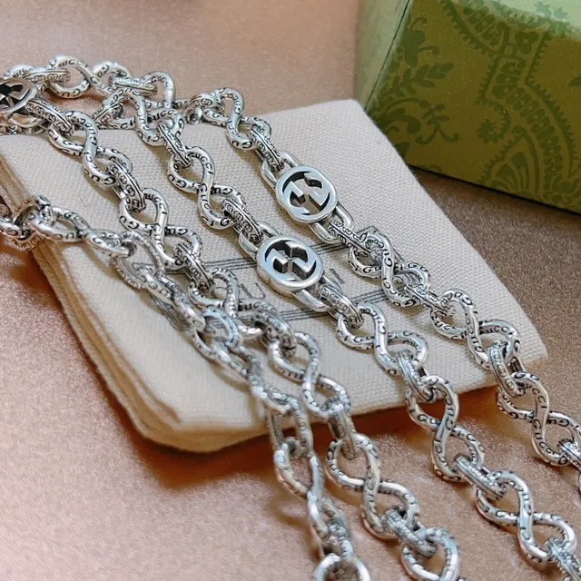Gucci Interlocking G Twisted-Link Silver Necklace 6