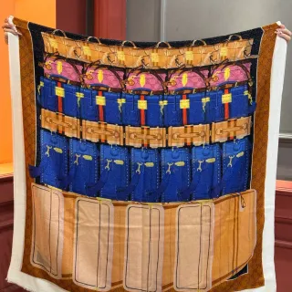 Gucci bufanda de seda marrón y azul con estampado de equipaje