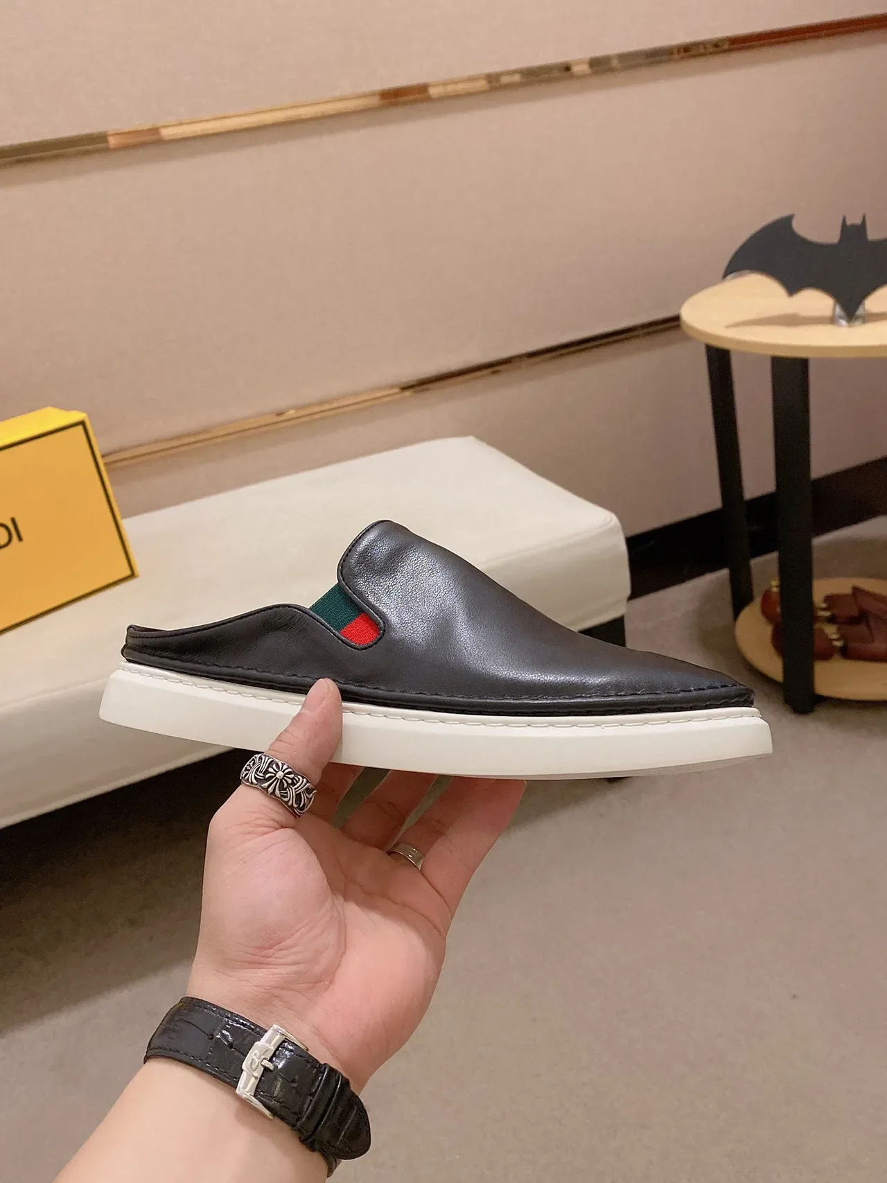 Gucci Princetown mocassins en cuir noir avec détail web 7
