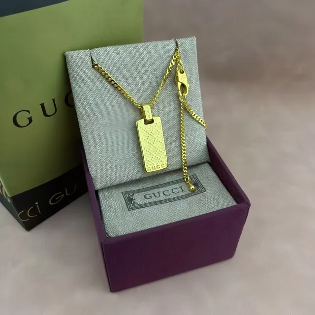 Gucci Rectangular Dog-Tag Pendant Necklace 5