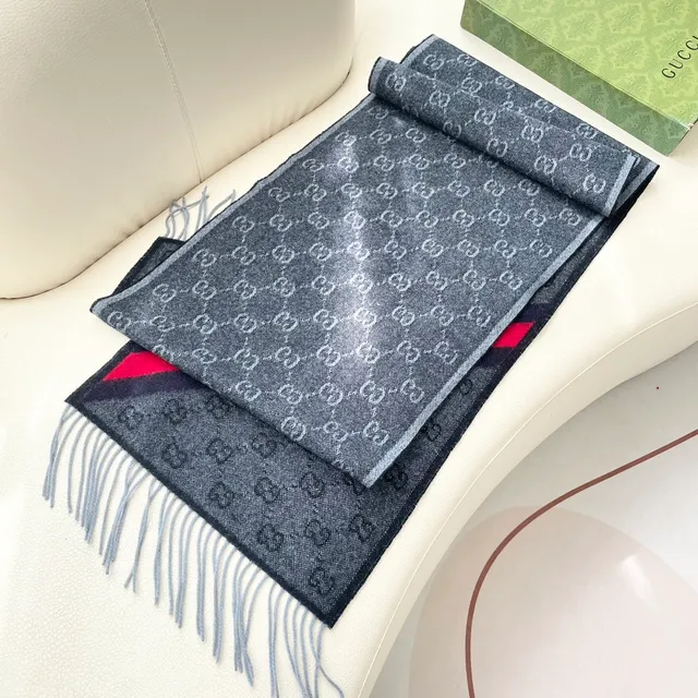 Gucci लाल काला चेक पैटर्न बुना हुआ ऊनी जैसी बनावट कैश्मीर स्कार्फ 8