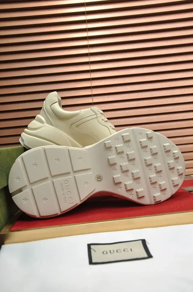 Gucci Rhyton Beige Rouge Cuir Supérieur Bande Web Sneakers Lifestyle 2