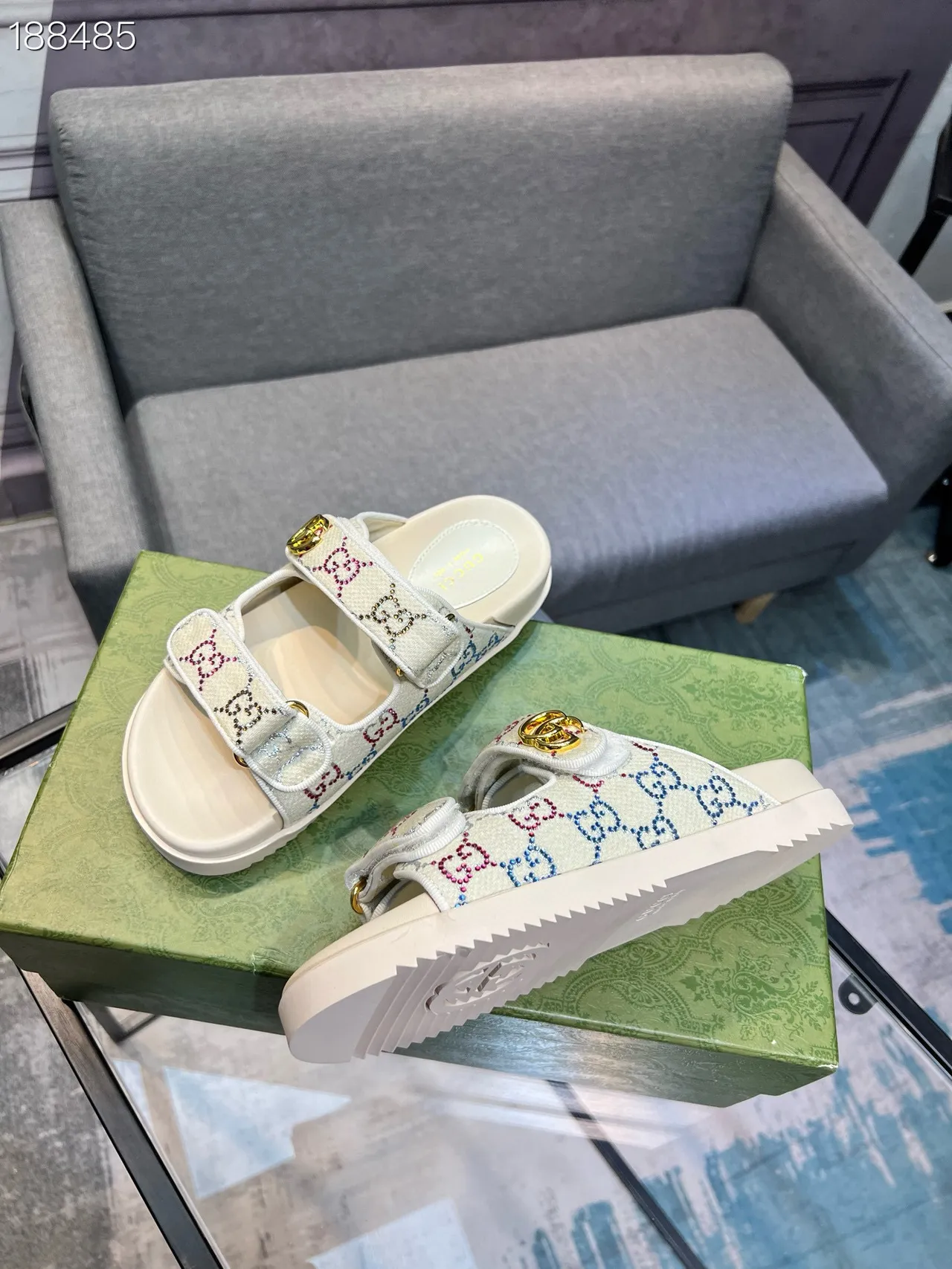 Gucci Screener Beige sandales casual multicolores ornées de cristaux, sangle GG tressée, boucle double G, hardware 7