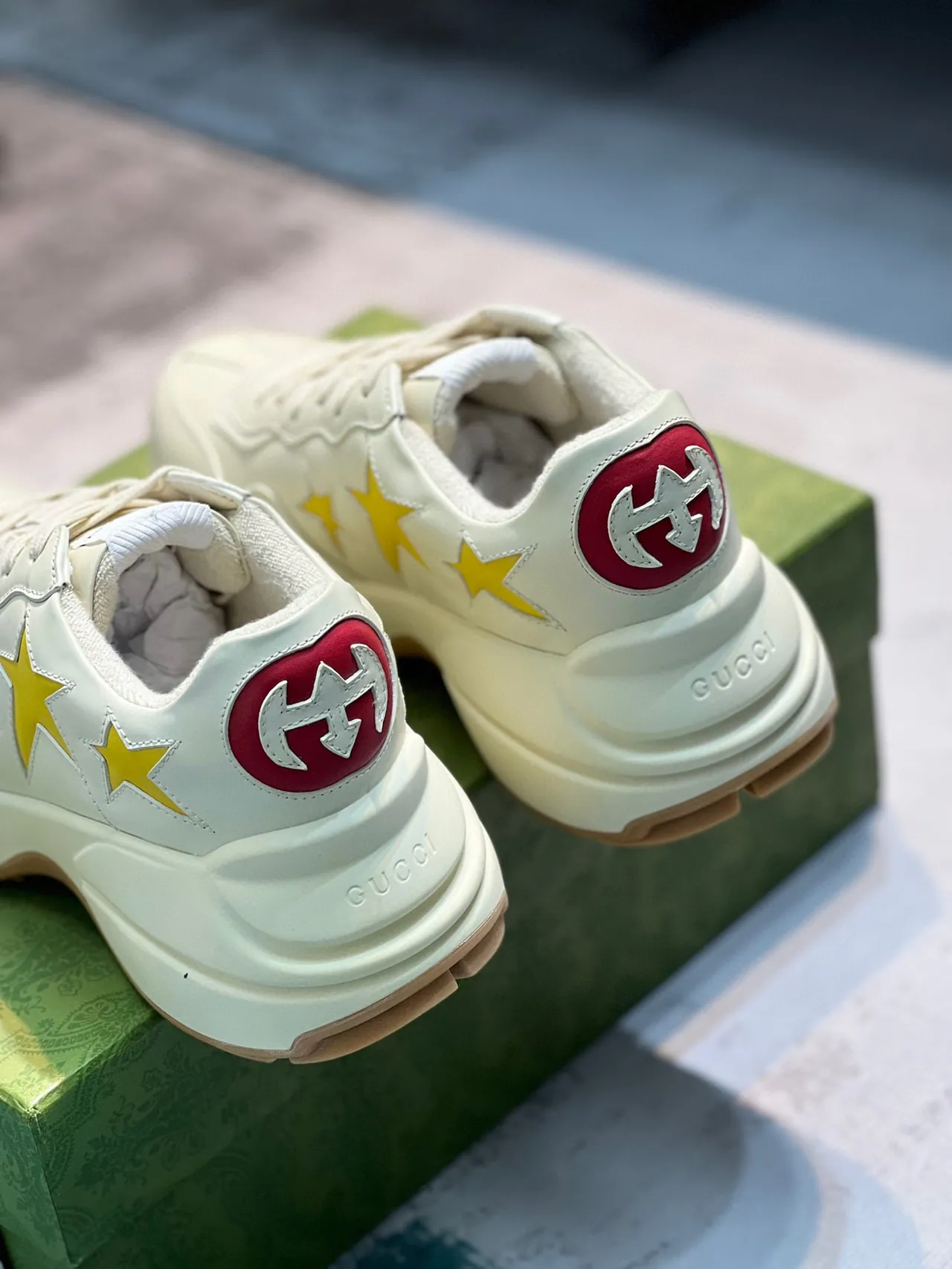 Gucci Screener Beige Yellow Off-White Leather Star Appliqués Lifestyle Sneakers 2