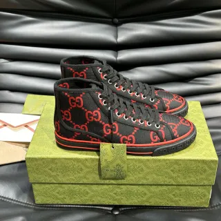 Gucci Screener أسود وأحمر GG Monogram حذاء رياضي أسلوب حياة