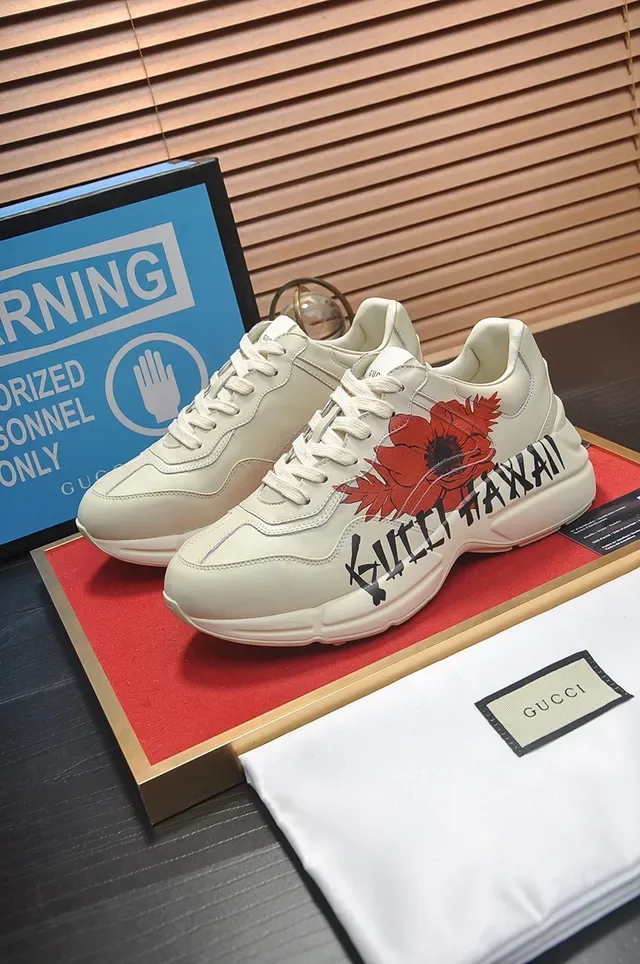 Gucci Screener Off-White رسم زهوري أحذية رياضية سميكة 4