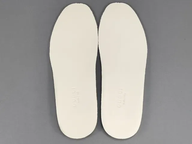 Gucci Screener Strawberry Graphic Off-White Lifestyle Sneakers 2